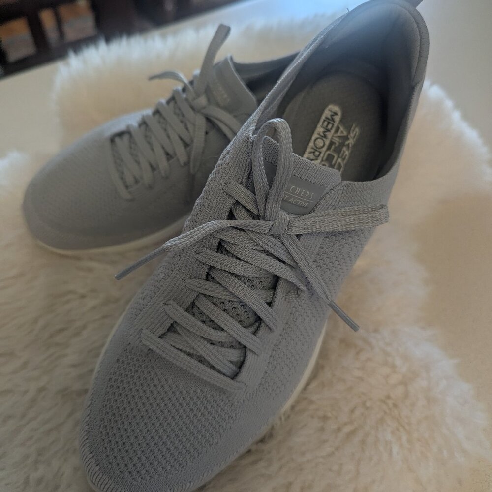 Ladies Skechers Memory Foam Sneakers...Size "9"